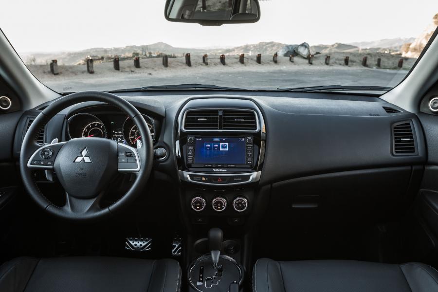  Mitsubishi Outlander Sport GT 2015 года  (фото 15 из 16)